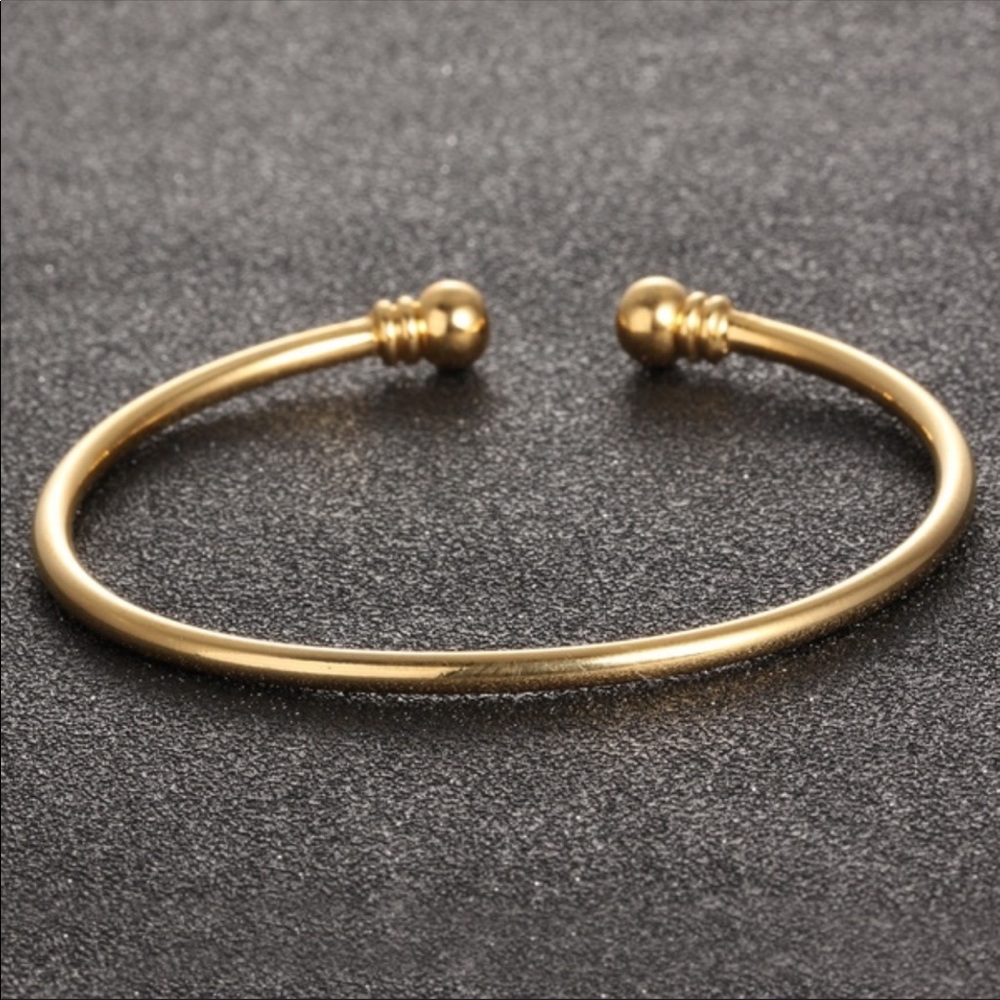 NWT Yellow Gold Plated Cuff Bracelet - Picture 4 of 8